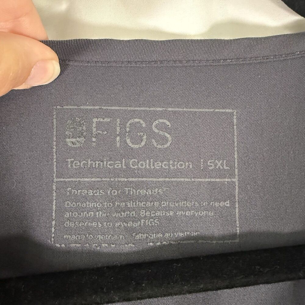 Figs Scrub Top Women's 5X Grey Short Sleeve Pullover Pocket V-Neck - Picture 3 of 7